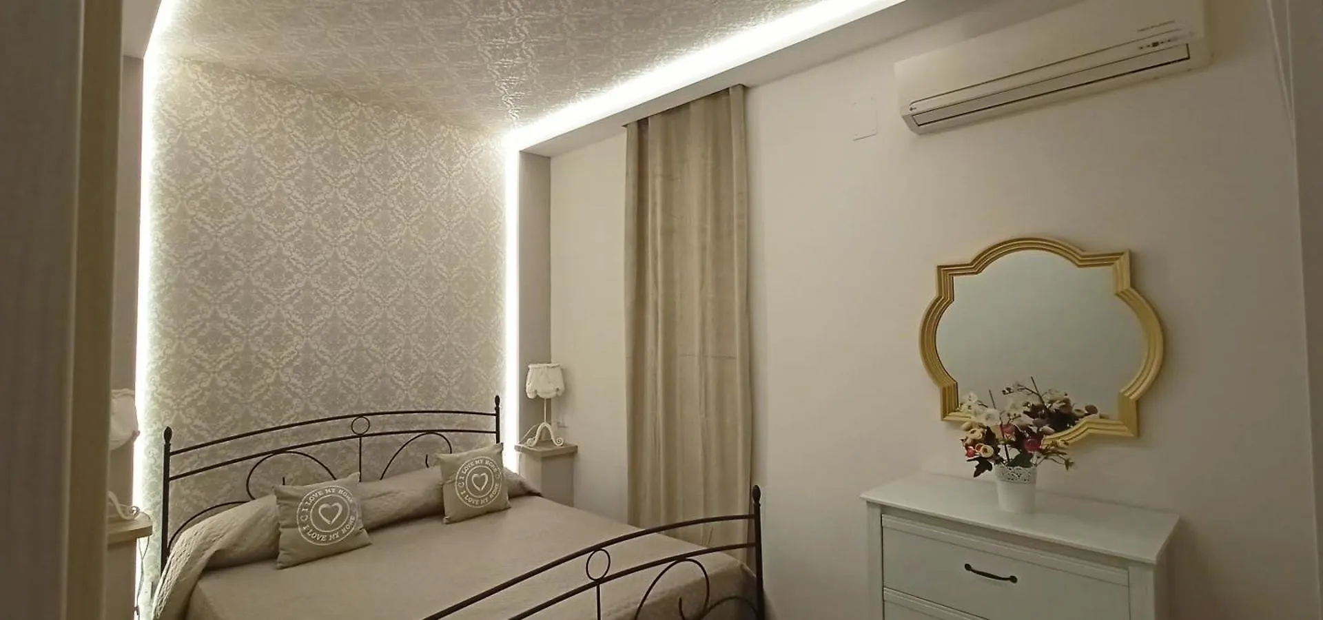 Home Love Terrasini 0*,