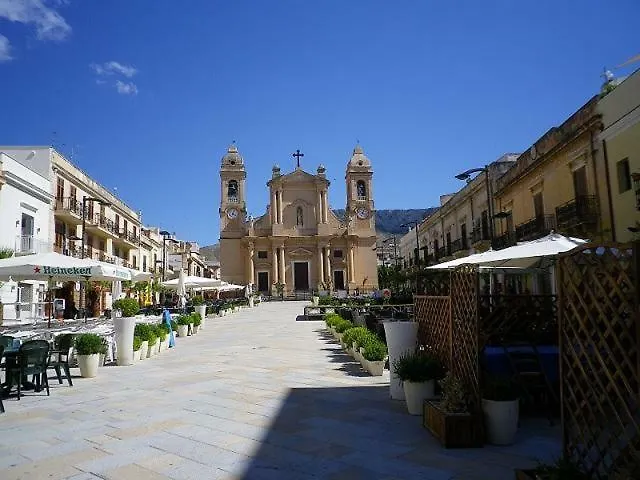 Home Love Terrasini 0*,  Italia